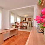 Lovre * Kaštela