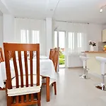 Lovre Apartmán *