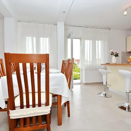 Lovre Apartment *