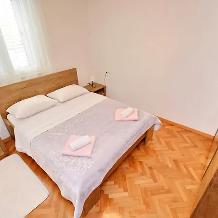 Lovre Apartment
