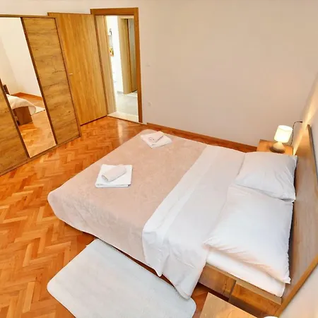 Lovre Kaštela